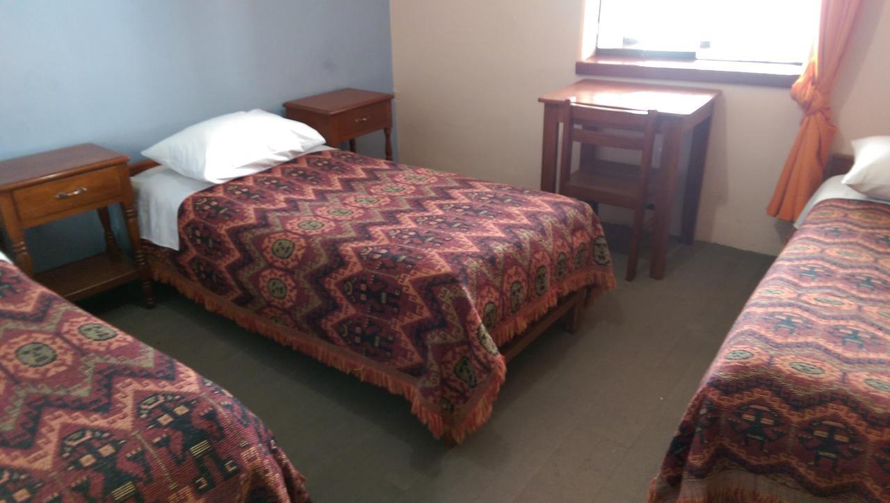 Bed and breakfast Hostal Suecia 2 2*