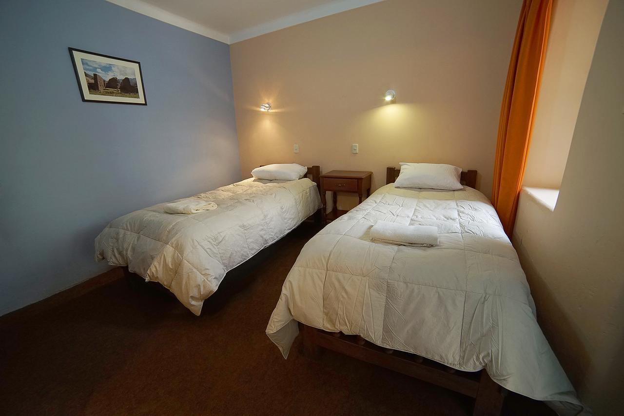 Bed and breakfast Hostal Suecia 2